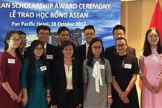ASEAN scholarship granted to 12 Vietnamese students