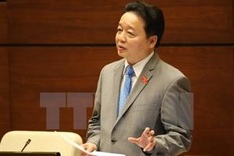 Minister eases local worries over environmental pollution