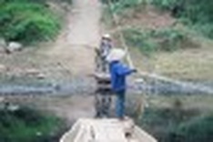 Risky ferry trips in Hanoi