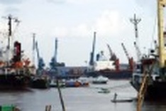 Polluting of Saigon River continues unabated