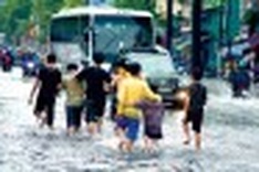 HCM City facing landslide and fresh water shortage