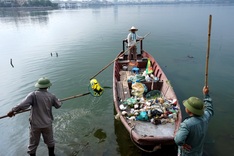 Pollution threatens Hanoi's West Lake