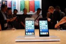Apple goes big screen with iPhone 5