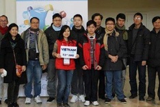 Vietnamese students win international maths medals