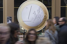 Euro unlikely to 'vanish' this year: IMF chief