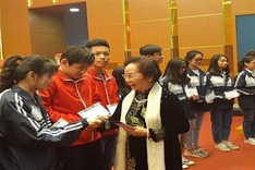 Dantri helps support disadvantaged students