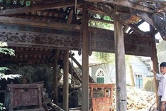 Treasured Hue communal house faces challenges