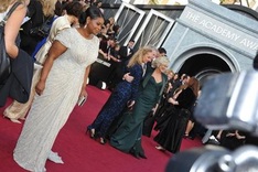 Stars gather as 'Artist' eyes Oscar glory