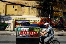 Young people brighten up old walls in HCM City