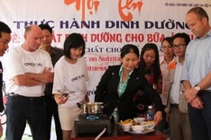 Footballers shoot for better nutrition among Vietnamese children