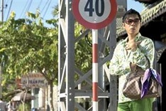 Private acting courses seek to attract youth