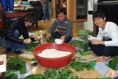 Vietnamese overseas workers have creative Tet