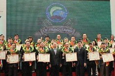 Vietnam honours outstanding agricultural products and initiatives