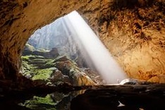 Quang Binh organises trip to Son Doong for foreign diplomats