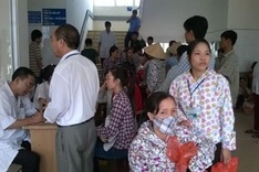 Hundreds of workers hospitalised in Bac Ninh, food poisoning suspected