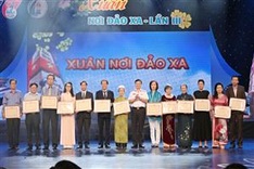 South African Consulate brings warm houses to underprivileged soldiers