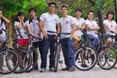 Bike riders help keep capital clean and green