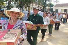 Thousands of gifts sent to flood victims