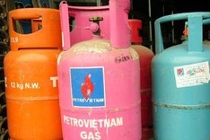 Decrease in import tax to lower retail price of gas