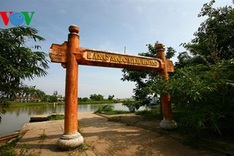 Kim Bong carpentry village