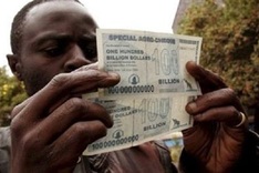 Zimbabwean multi-trillion dollars attract Vietnamese money collectors