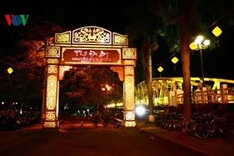 Hue pedestrian street appeals to tourists