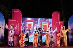 State-owned art troupe stages cai lương in rural areas