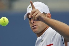 Roddick beats Fognini to postpone retirement
