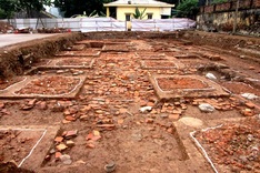 Hanoi citadel displays artefacts