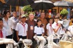 Poor students receive Buddhists’ gifts
