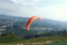 National paragliding contest opens in Quang Ninh