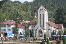 Grilled dishes attract tourists in Sapa