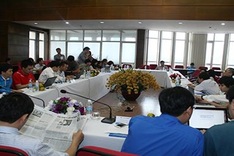 Vietnamese students abroad wonder about job opportunities at home