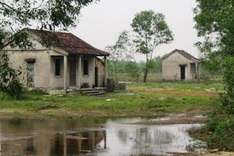 Residents in ecological villages abandon homes