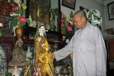 Monk destined to collect Buddha idols
