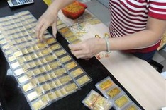 2,000 taels of gold sold in first bidding