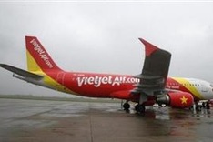 CAAV considers applying floor price for domestic airfares