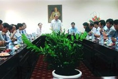 Politburo member meets media on Press Day