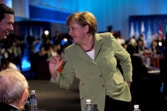 Europe bets on closer ties to beat euro crisis