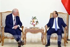 PM Nguyen Xuan Phuc receives Harvard University’s professor