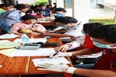 Young Vietnamese doctors volunteer in Laos