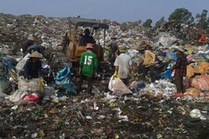 Ben Tre residents fear overloaded landfill
