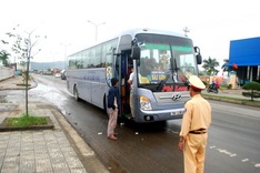 Danang vows to fire crooked traffic officers