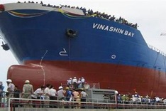 Vinashin to lay off 14,000 labourers
