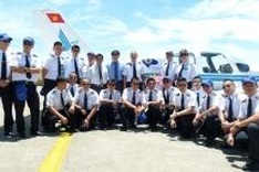 Vietnamese commercial pilots graduate in home soil