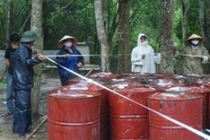 Pesticide cleanup halted after residents spot water leak