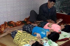 Photo exhibition features lingering pains of AO victims