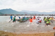 Boat race on Tam Giang Lagoon