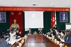 Chilean Embassy gives aid to flood victims