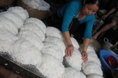 Authentic noodle makers incur business slump due to safety concerns